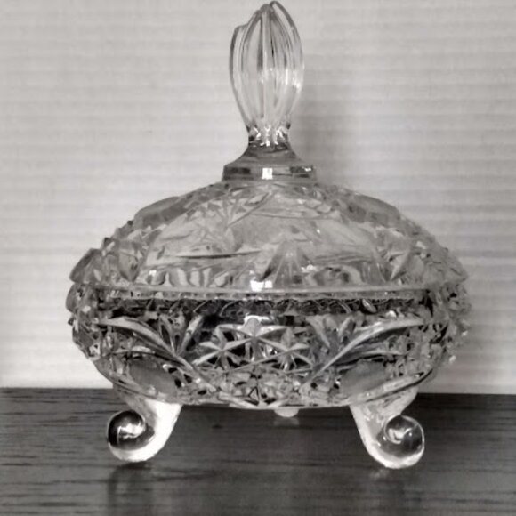 Vintage Pinwheel Crystal Triangle Dish with Lid SEE DESCRIPTION - Picture 2 of 9